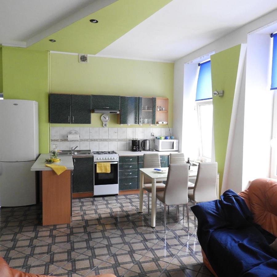 Апартаменти Apartament Przy Parku Гіжицько Екстер'єр фото