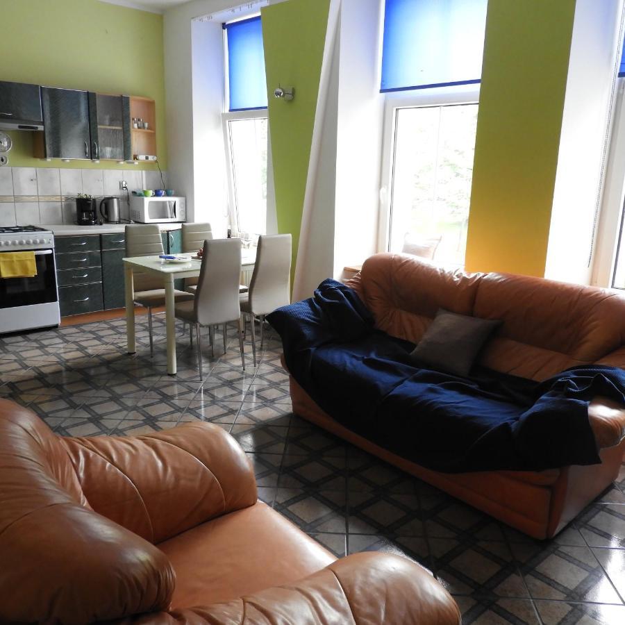 Апартаменти Apartament Przy Parku Гіжицько Екстер'єр фото