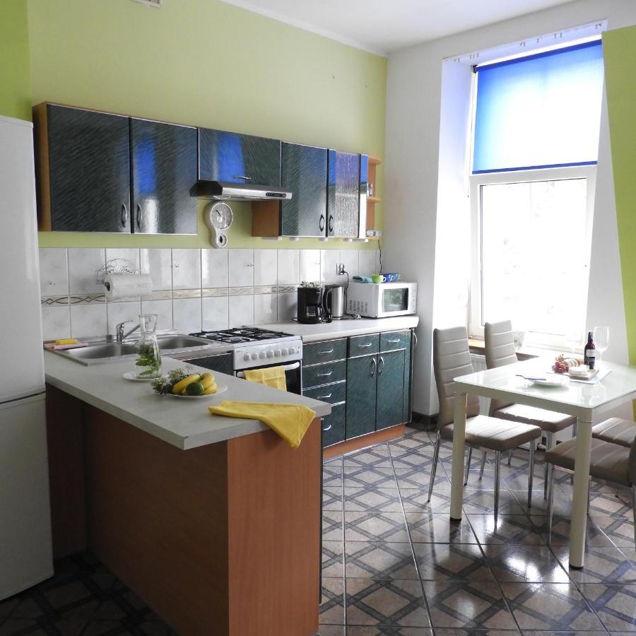 Апартаменти Apartament Przy Parku Гіжицько Екстер'єр фото